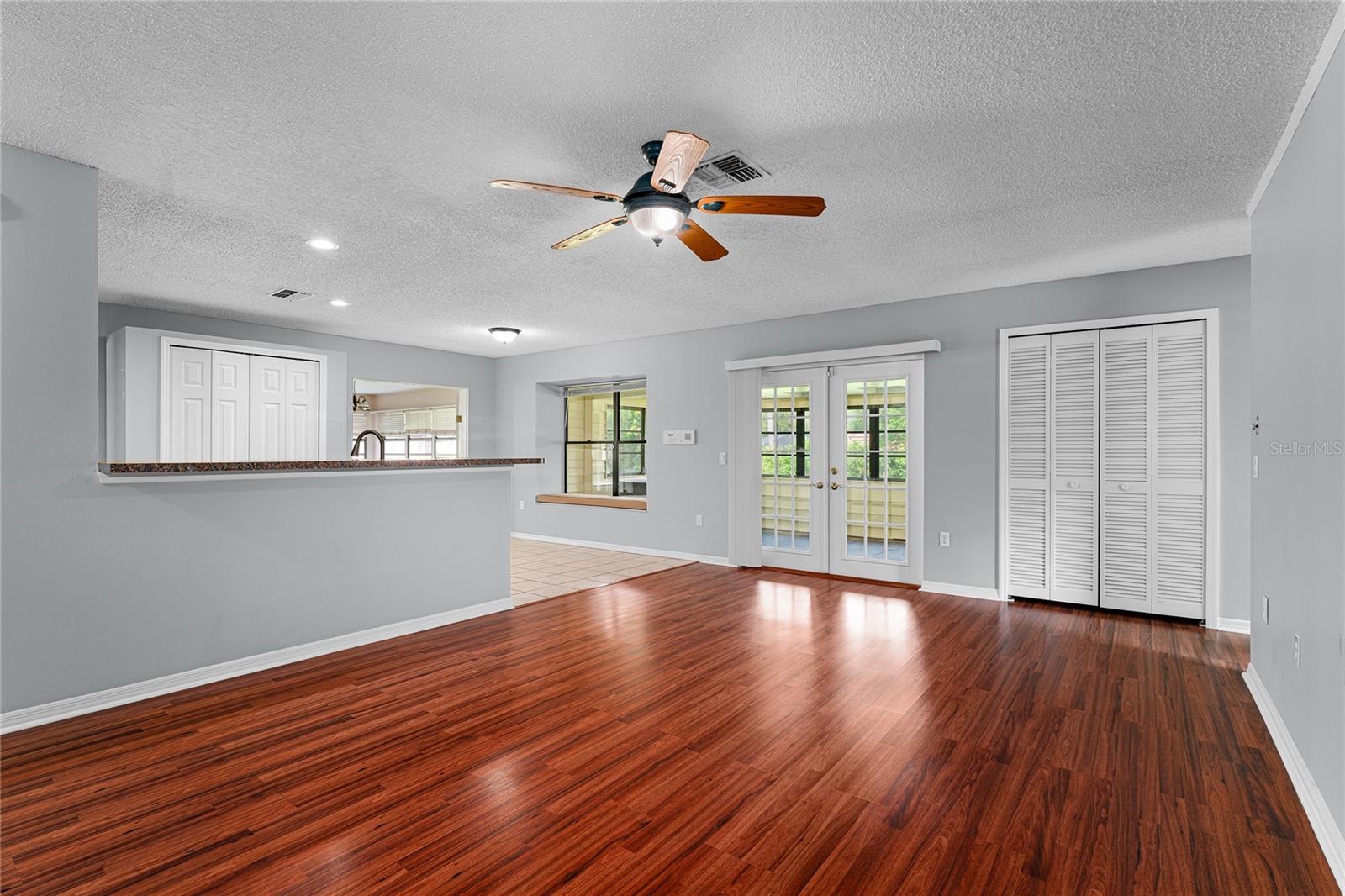 Image 5 of 71 For 8107 Greenside Lane