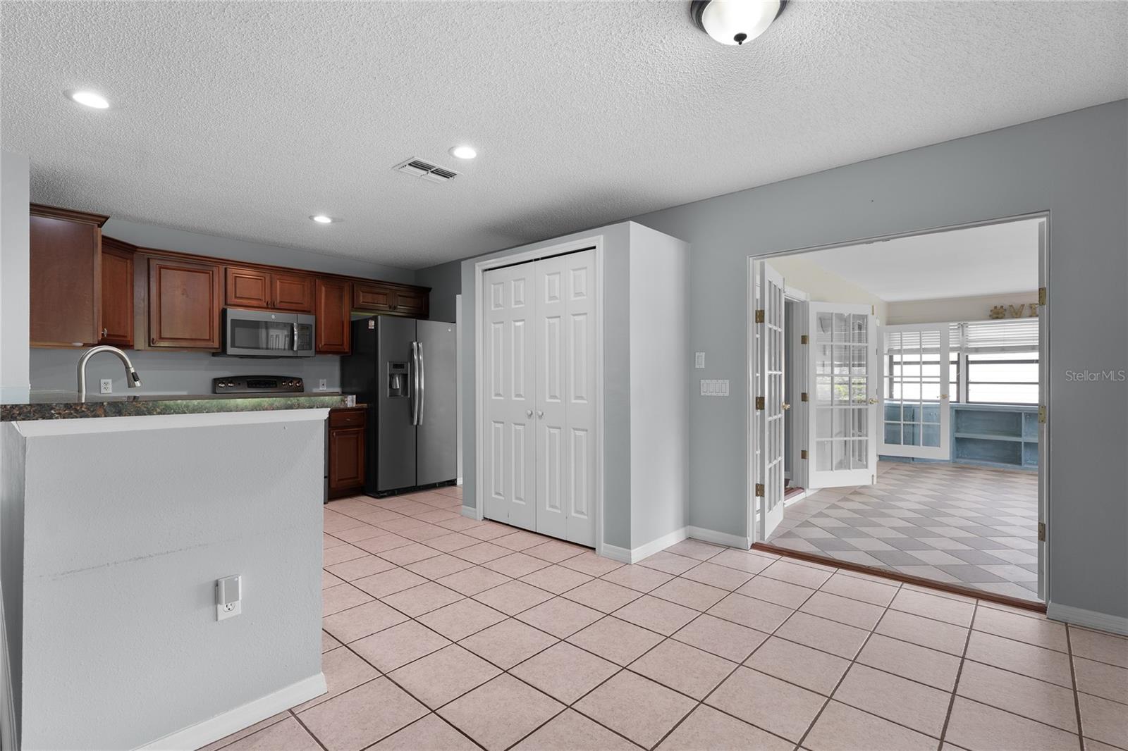 Image 8 of 71 For 8107 Greenside Lane