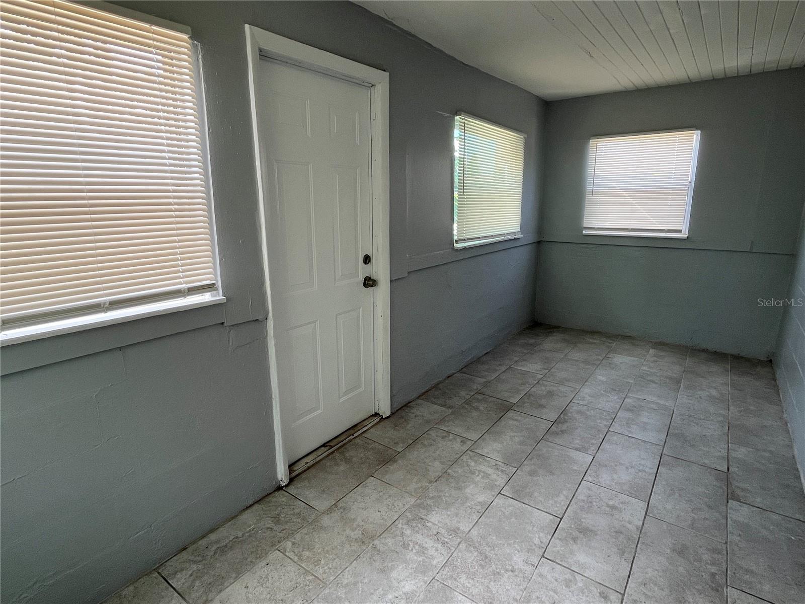 Image 2 of 7 For 715 10th Street
