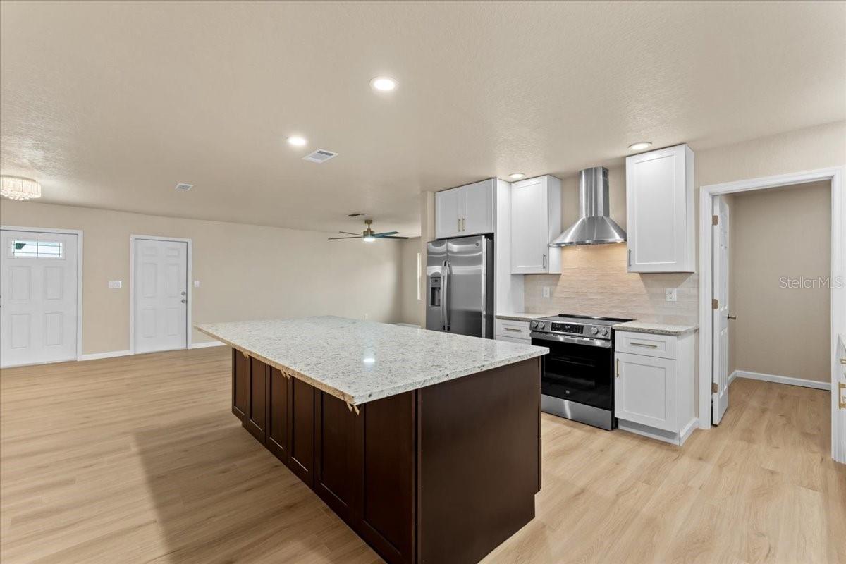 Image 10 of 37 For 928 59th Street W