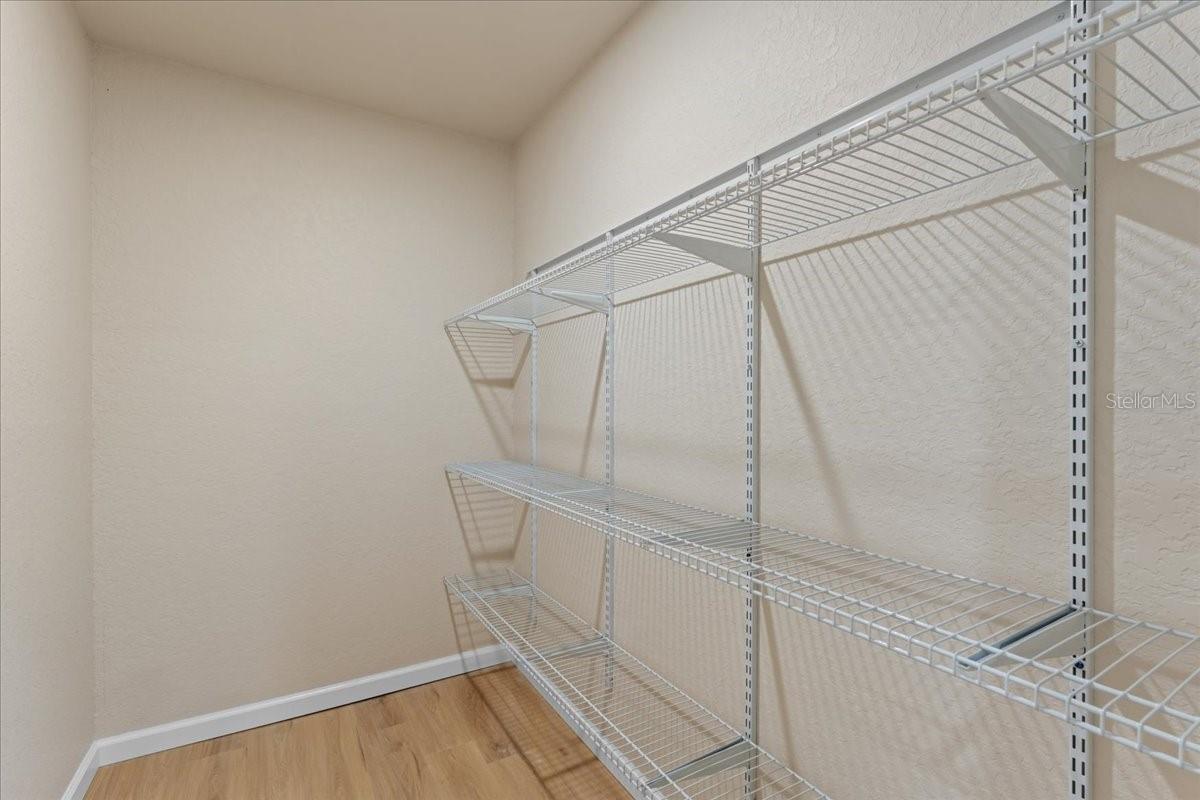 Image 13 of 37 For 928 59th Street W