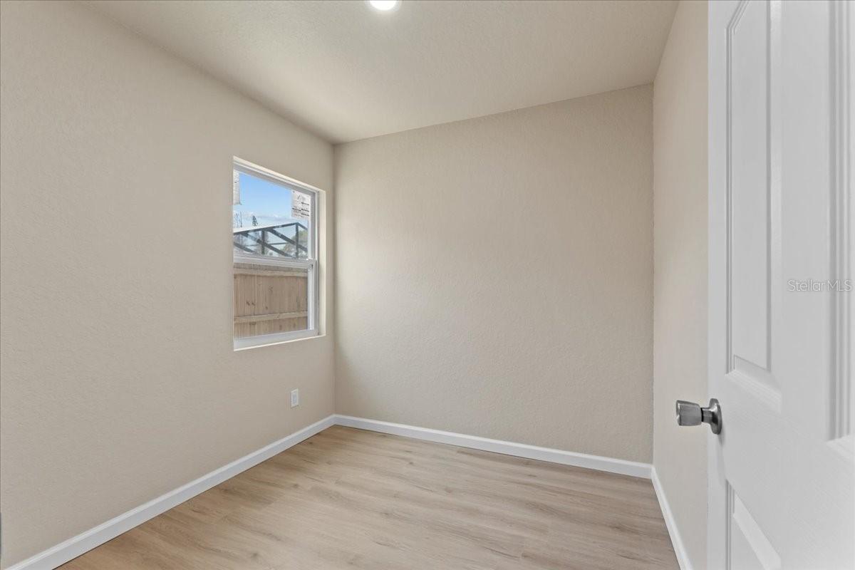 Image 14 of 37 For 928 59th Street W