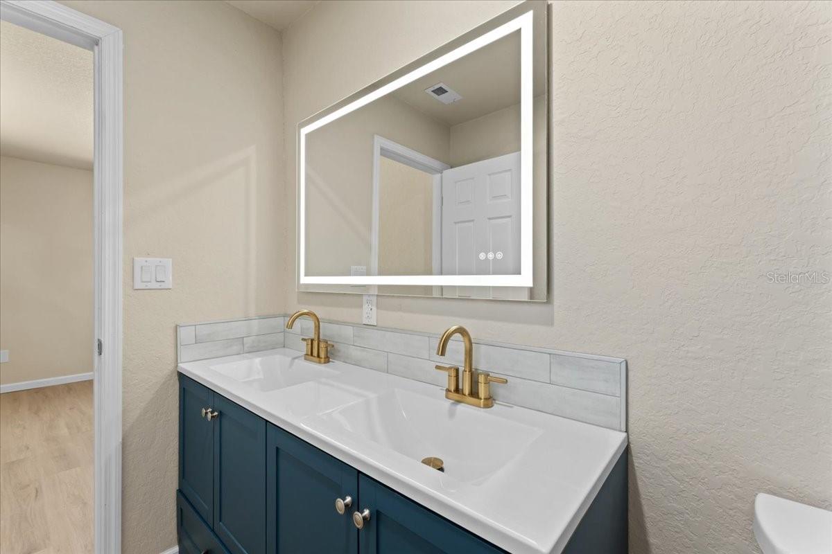 Image 18 of 37 For 928 59th Street W