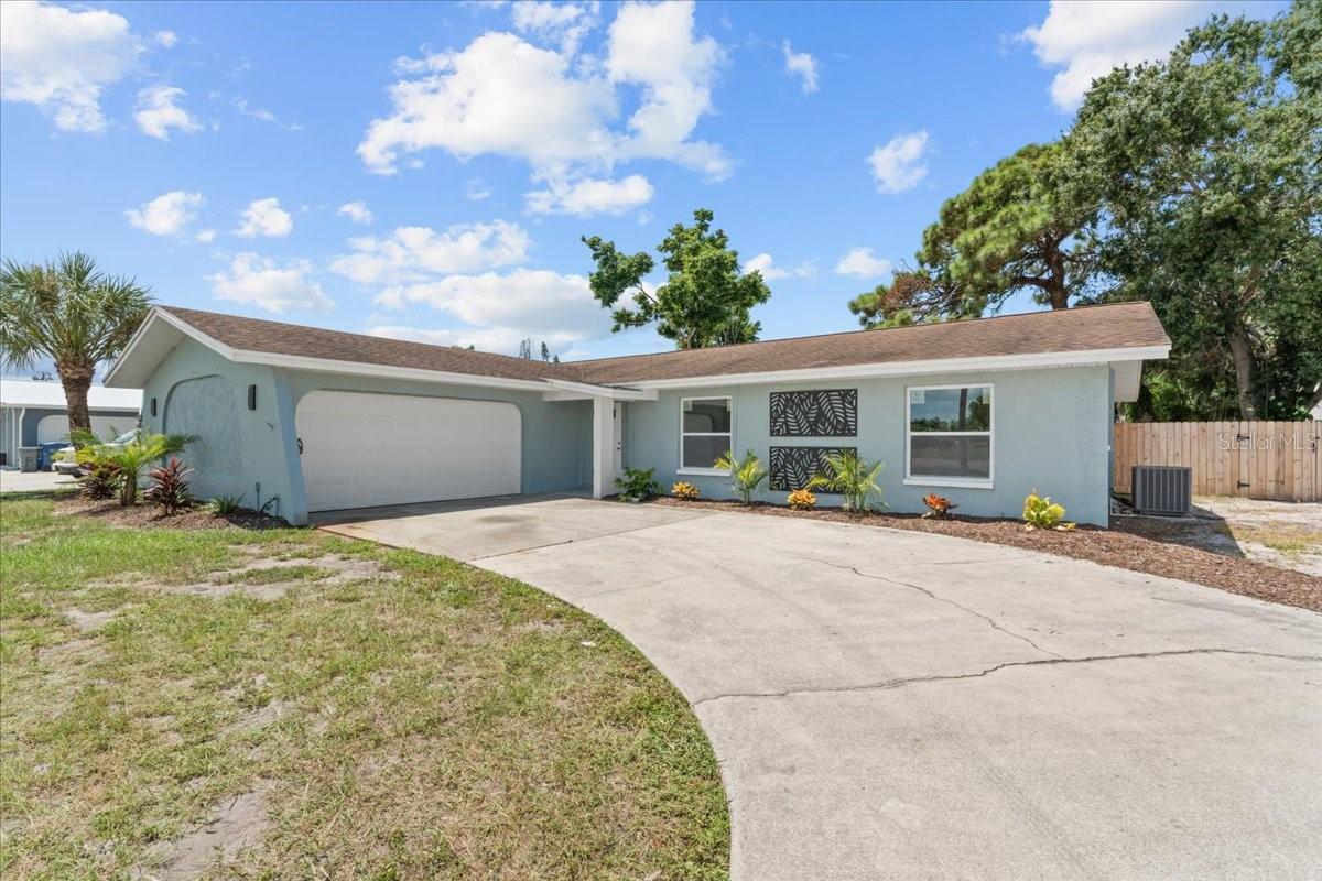 Image 2 of 37 For 928 59th Street W