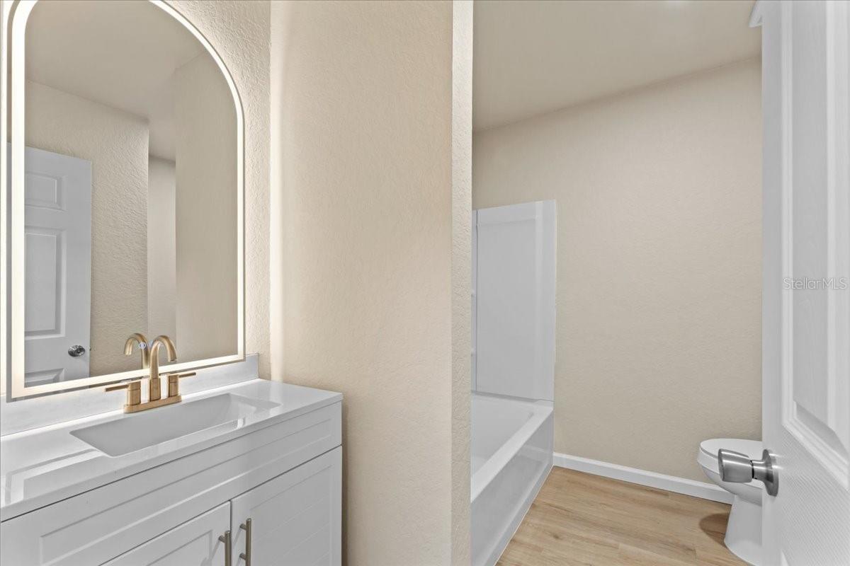 Image 21 of 37 For 928 59th Street W