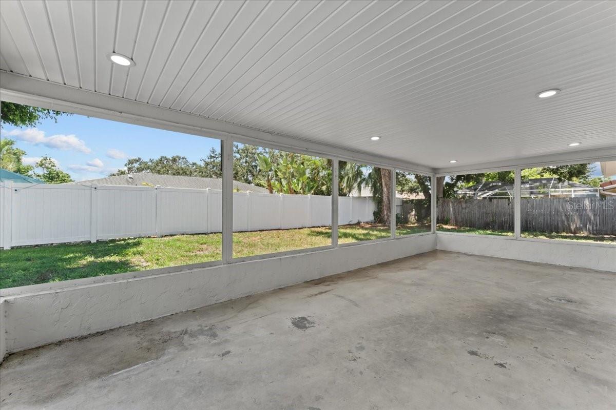 Image 27 of 37 For 928 59th Street W