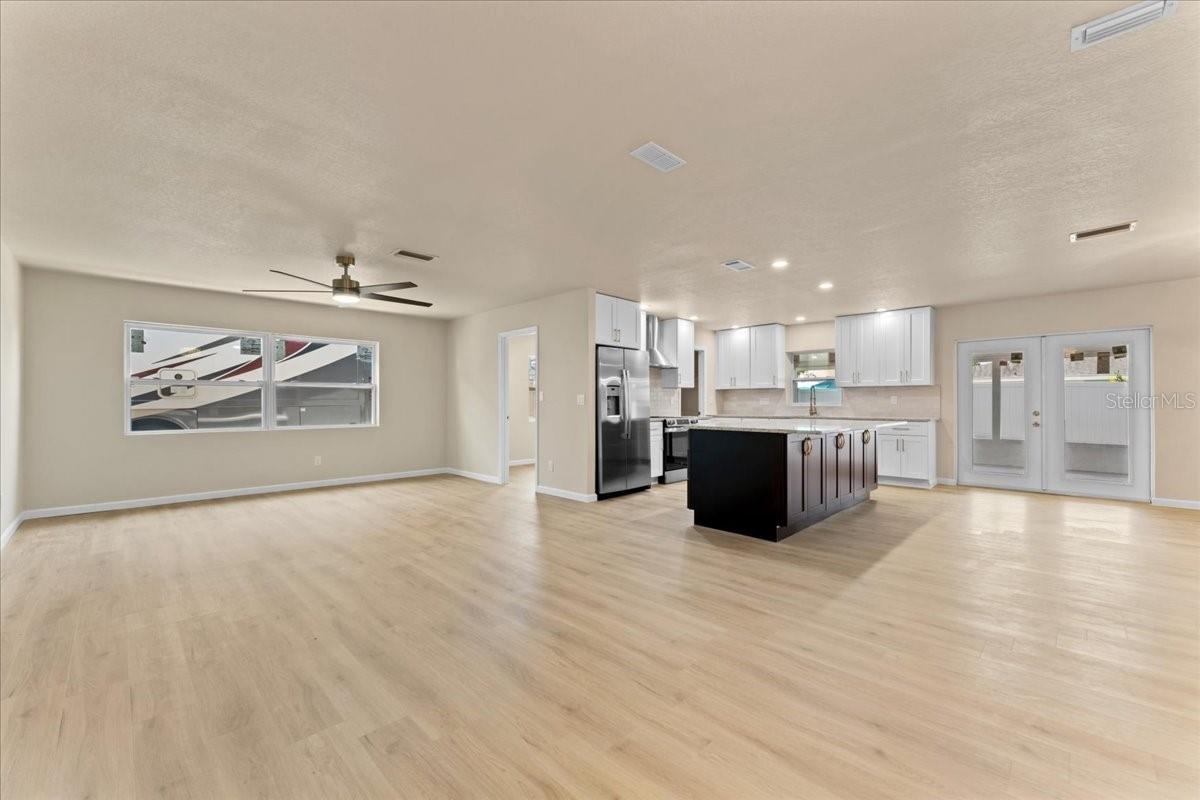 Image 3 of 37 For 928 59th Street W