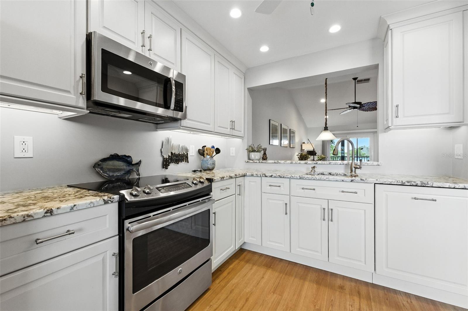 Image 4 of 23 For 460 Paula Drive 207