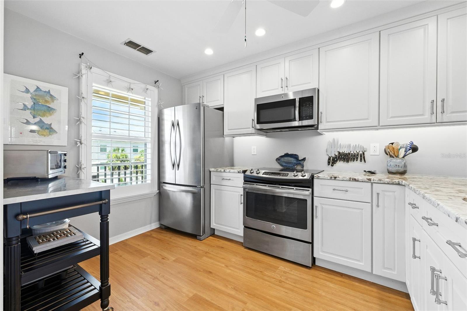 Image 5 of 23 For 460 Paula Drive 207