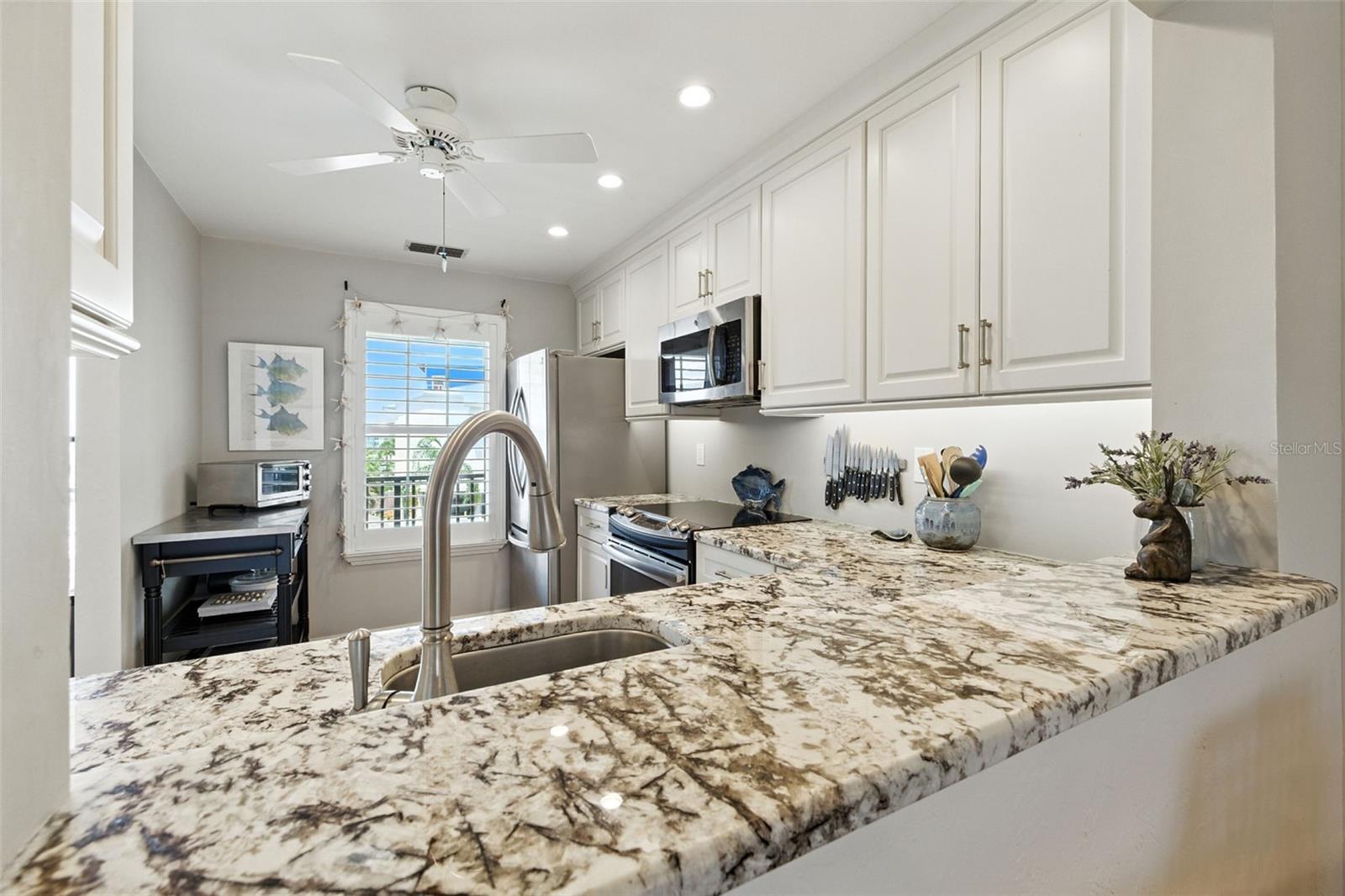 Image 7 of 23 For 460 Paula Drive 207