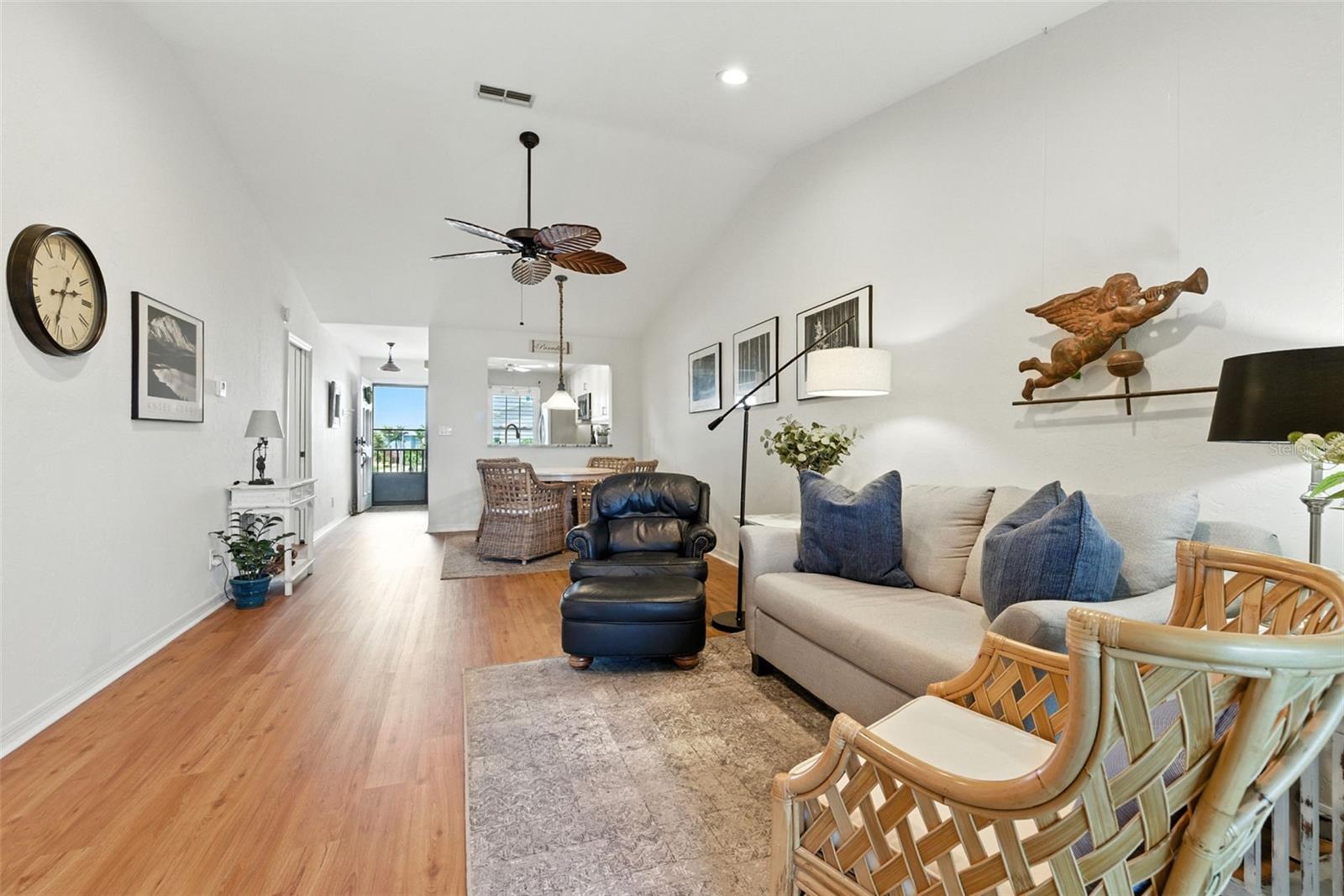 Image 9 of 23 For 460 Paula Drive 207