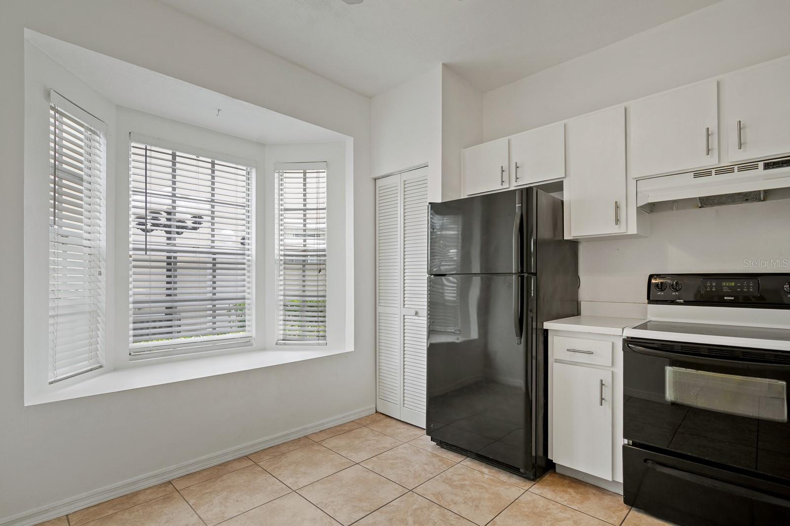 Image 10 of 36 For 2802 Cleveland Street L