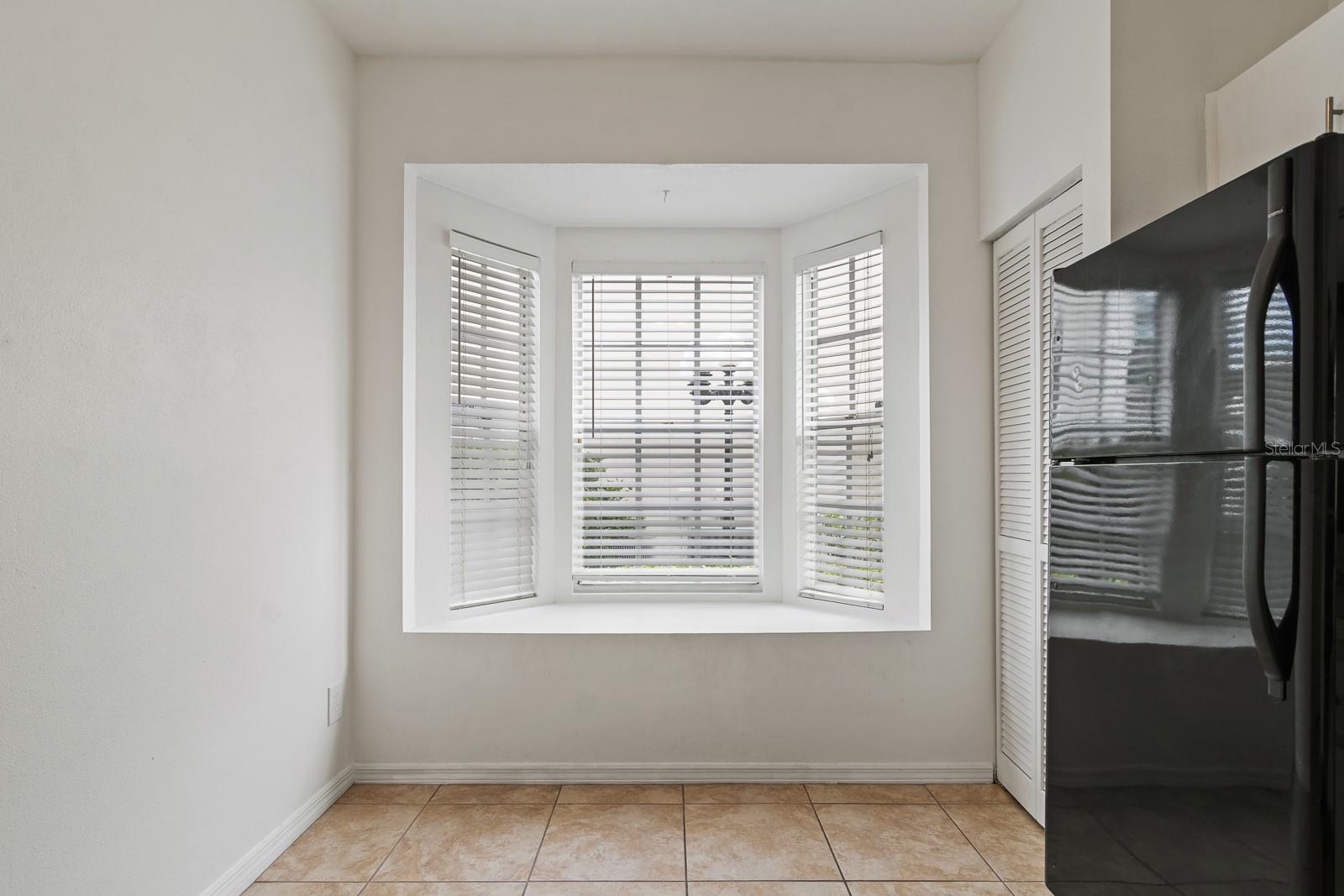 Image 11 of 36 For 2802 Cleveland Street L