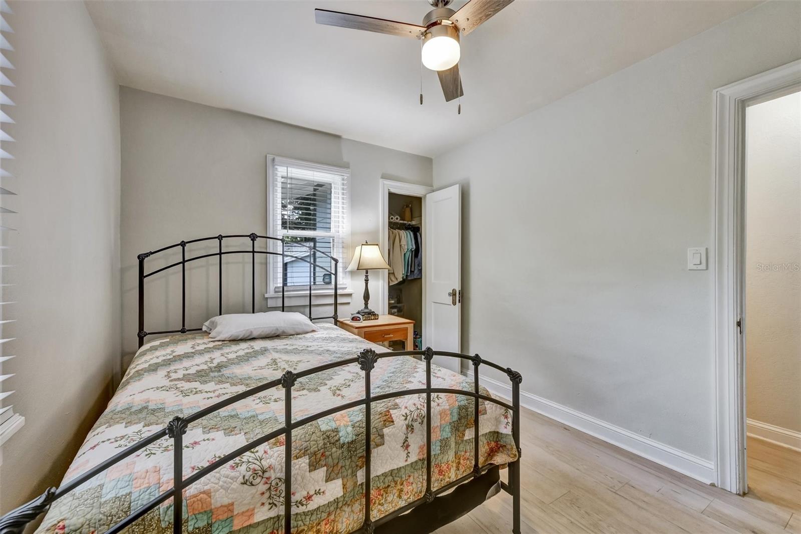 Image 22 of 31 For 919 29th Street N