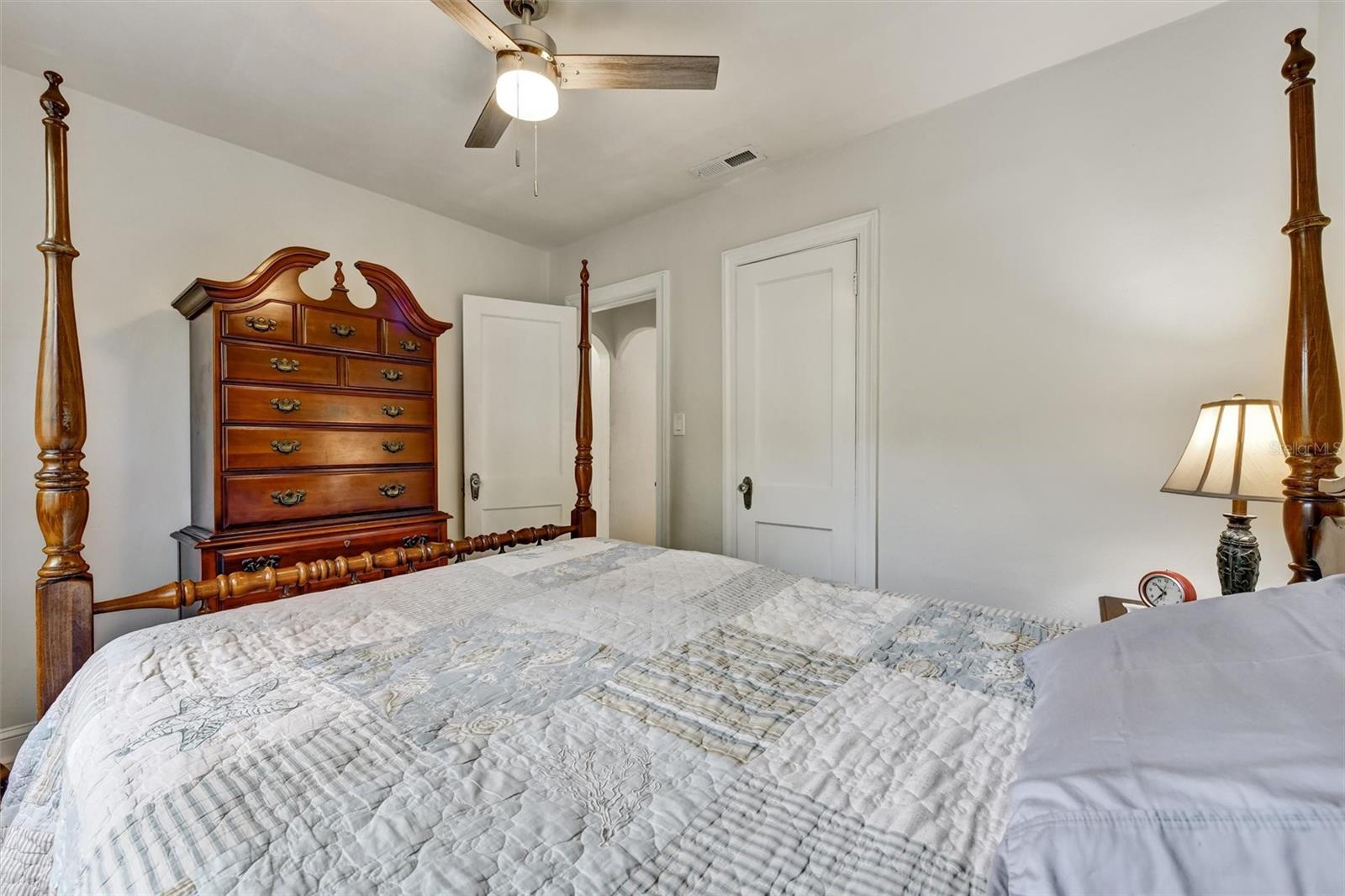 Image 25 of 31 For 919 29th Street N