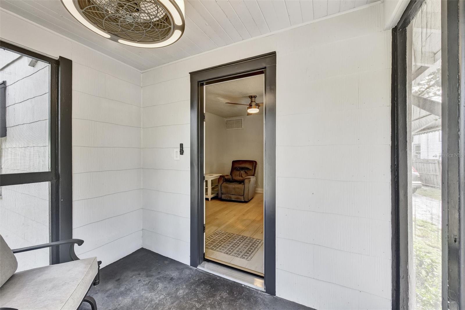 Image 3 of 31 For 919 29th Street N