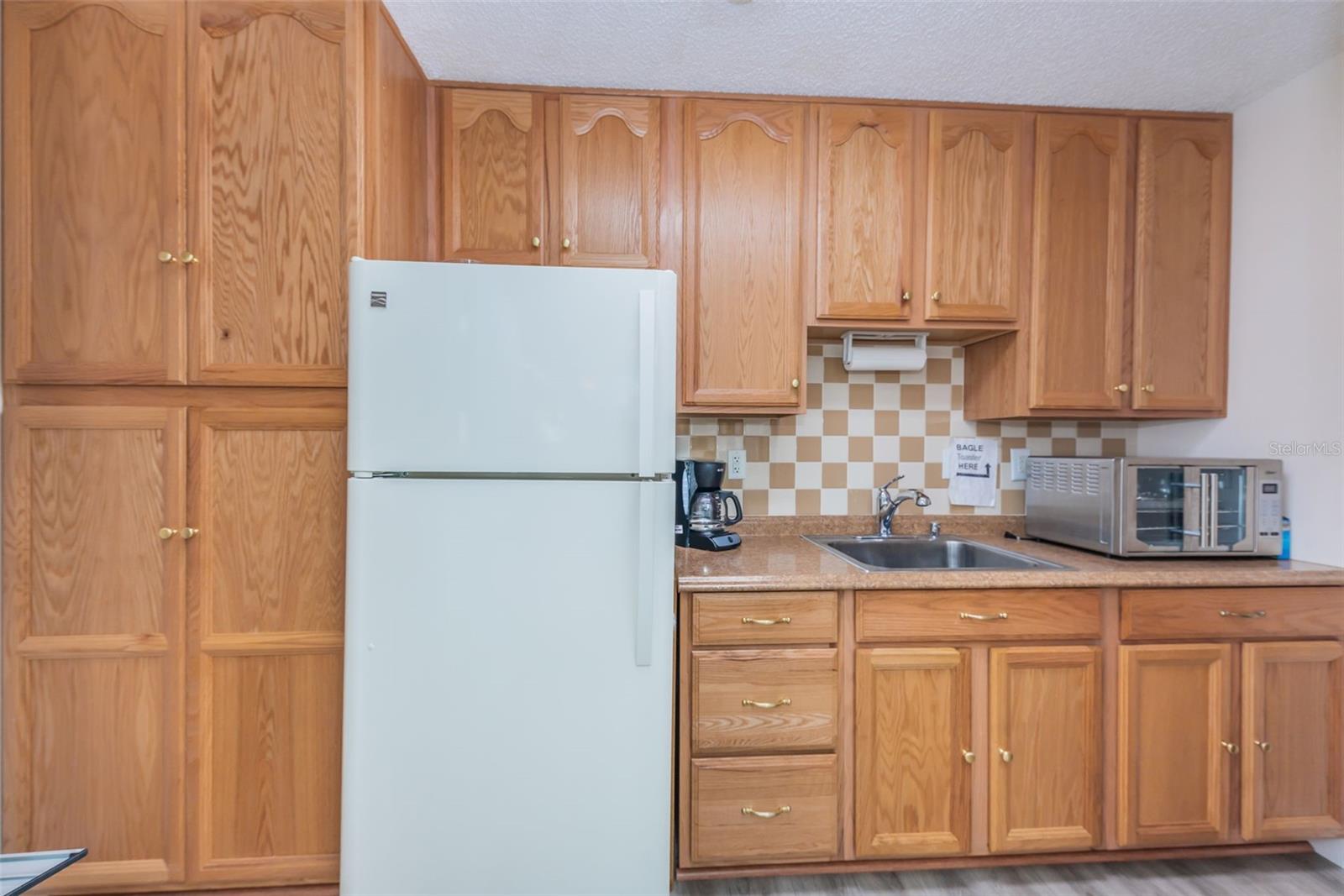 Image 21 of 31 For 2575 Pine Ridge Way S E1