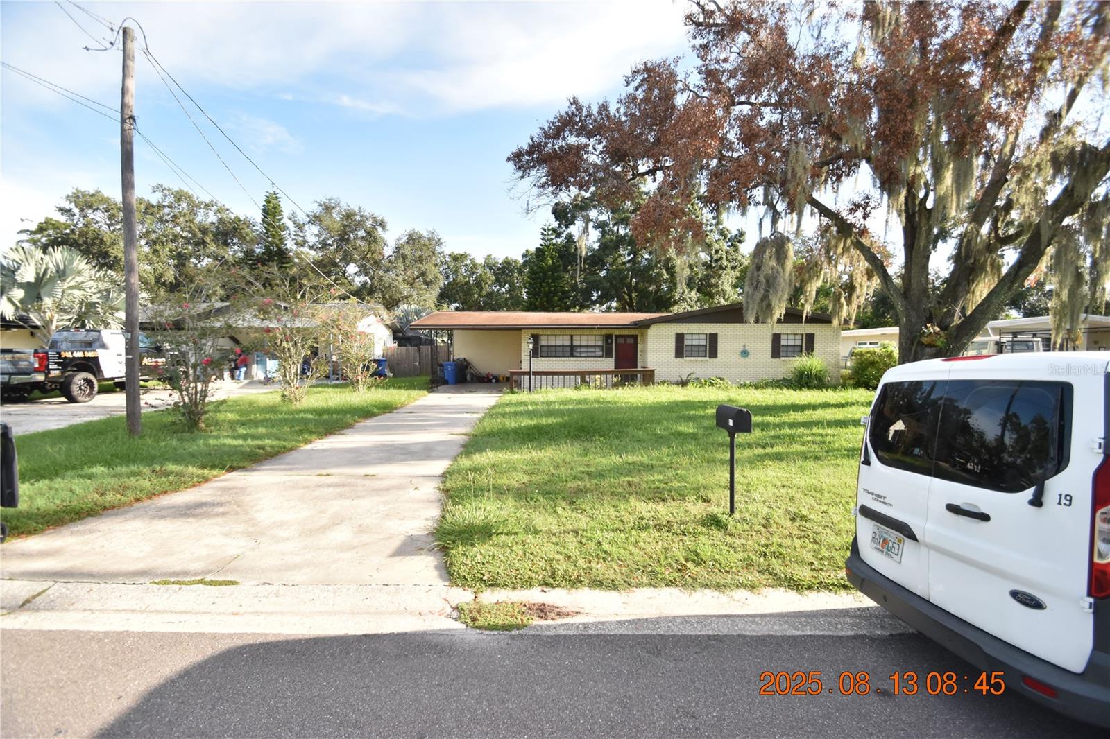 Listing photo id 0 for 811 124th Avenue