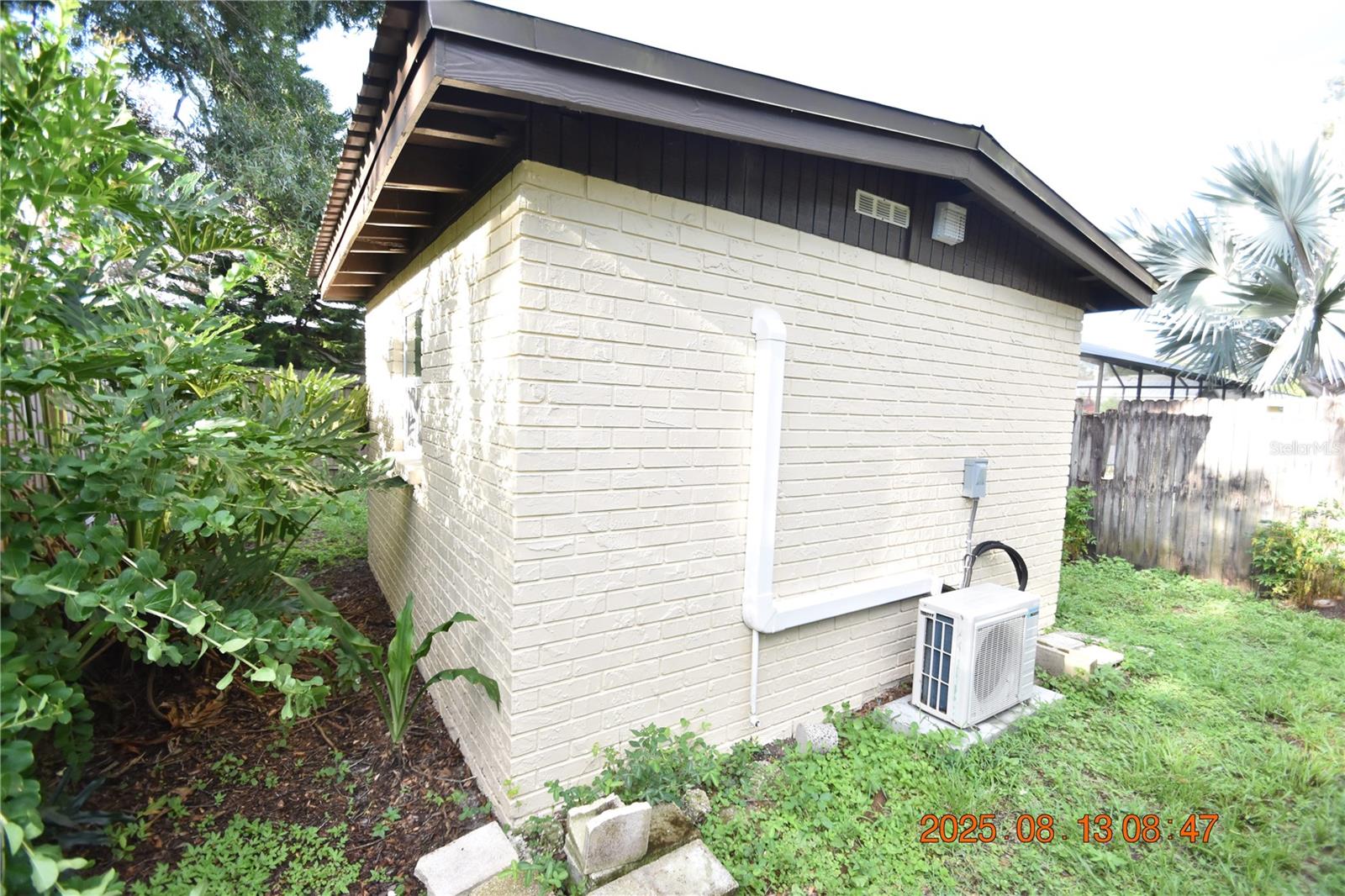 Listing photo id 4 for 811 124th Avenue