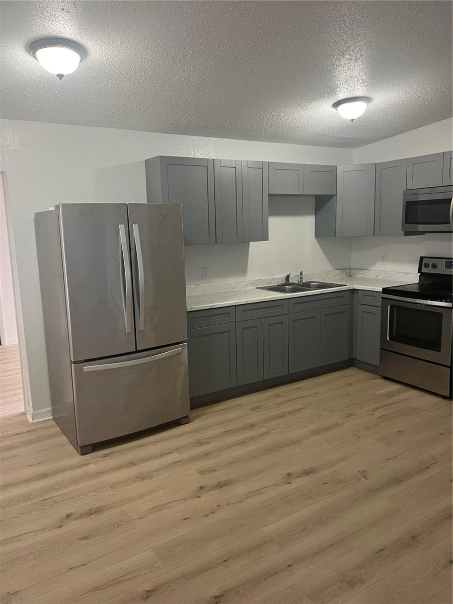 Image 4 of 29 For 8507 Grapefruit Avenue