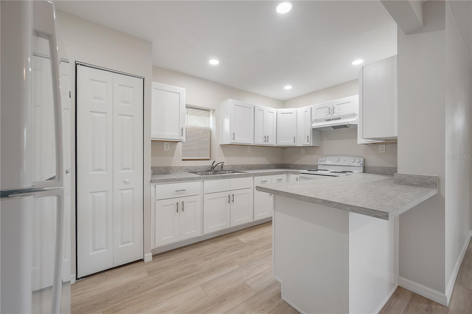 Image 5 of 17 For 2307 Osborne Avenue 101