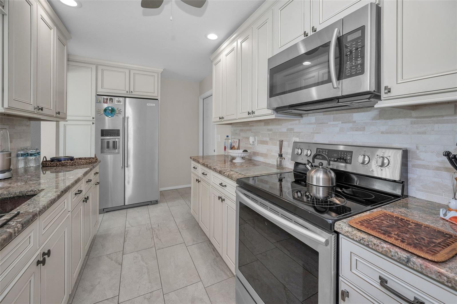 Image 18 of 88 For 12200 Vonn Road 2c