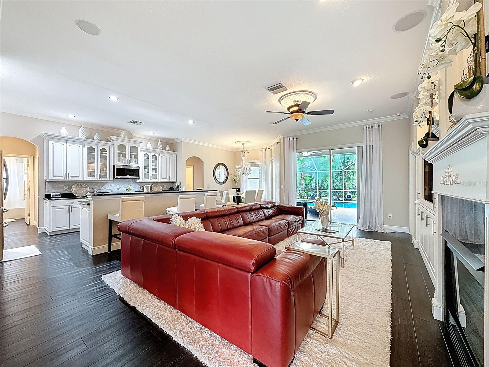 Listing photo id 11 for 10704 Cory Lake Drive