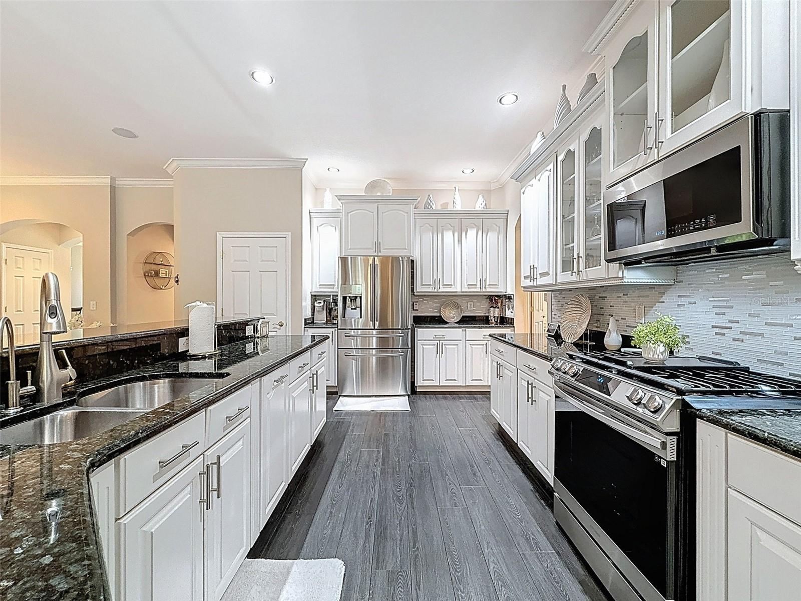 Listing photo id 22 for 10704 Cory Lake Drive