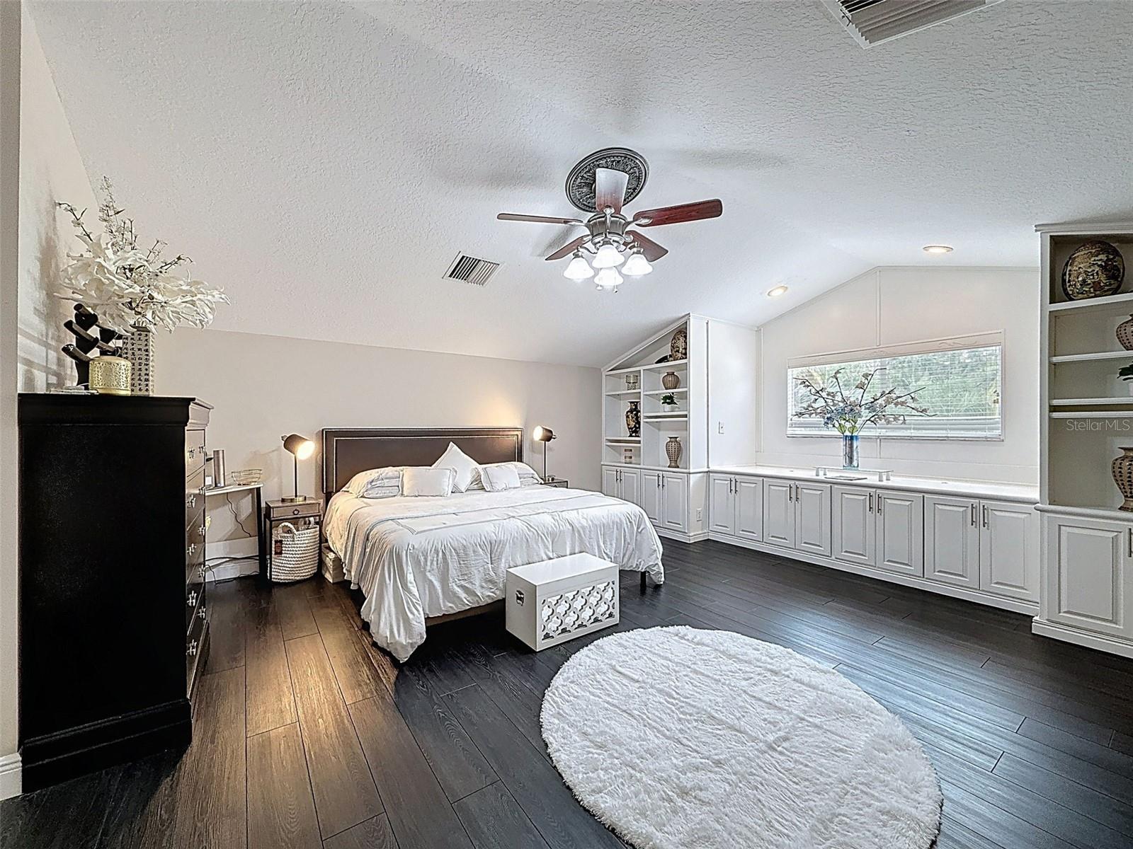 Listing photo id 38 for 10704 Cory Lake Drive