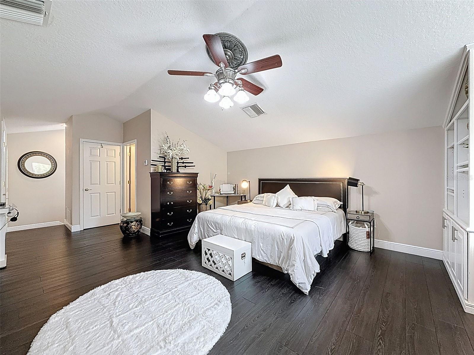 Listing photo id 48 for 10704 Cory Lake Drive