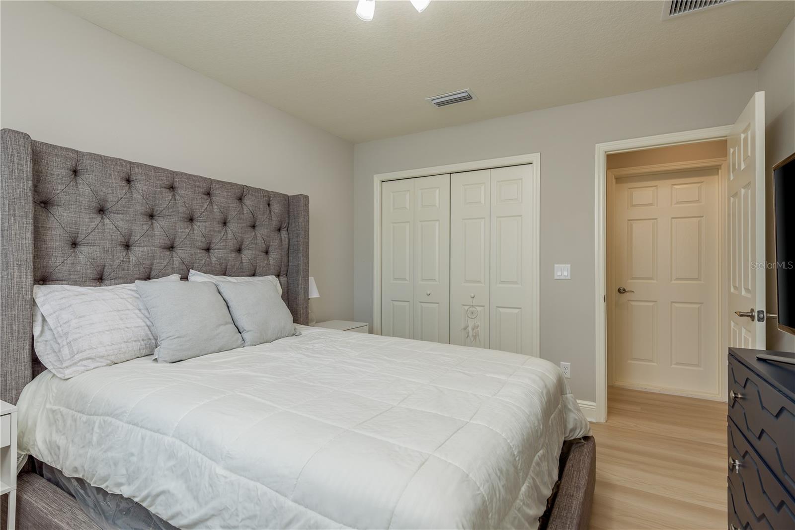 Image 18 of 36 For 5088 Ballantrae Boulevard