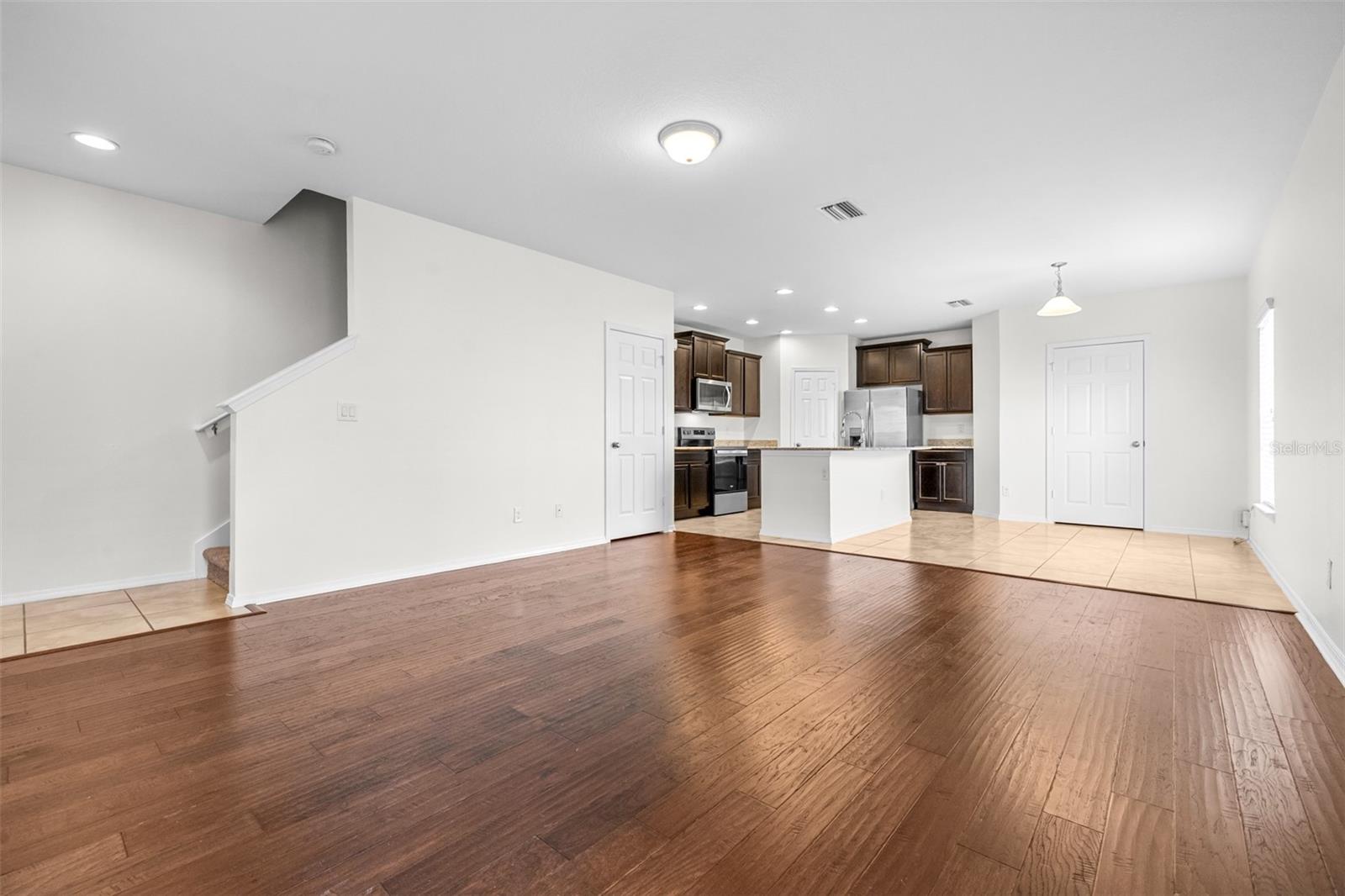 Image 4 of 31 For 9345 American Hickory Lane