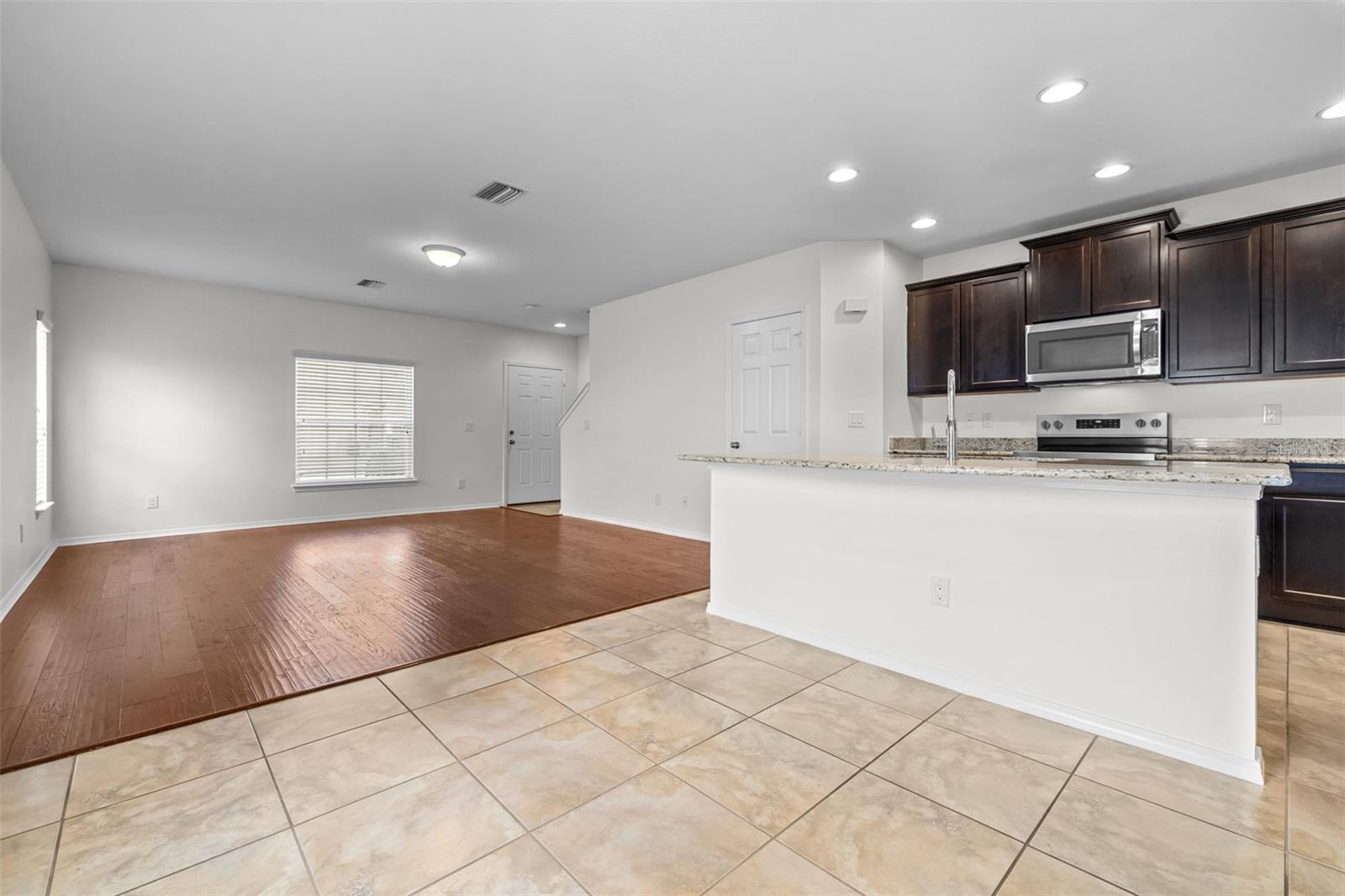 Image 7 of 31 For 9345 American Hickory Lane