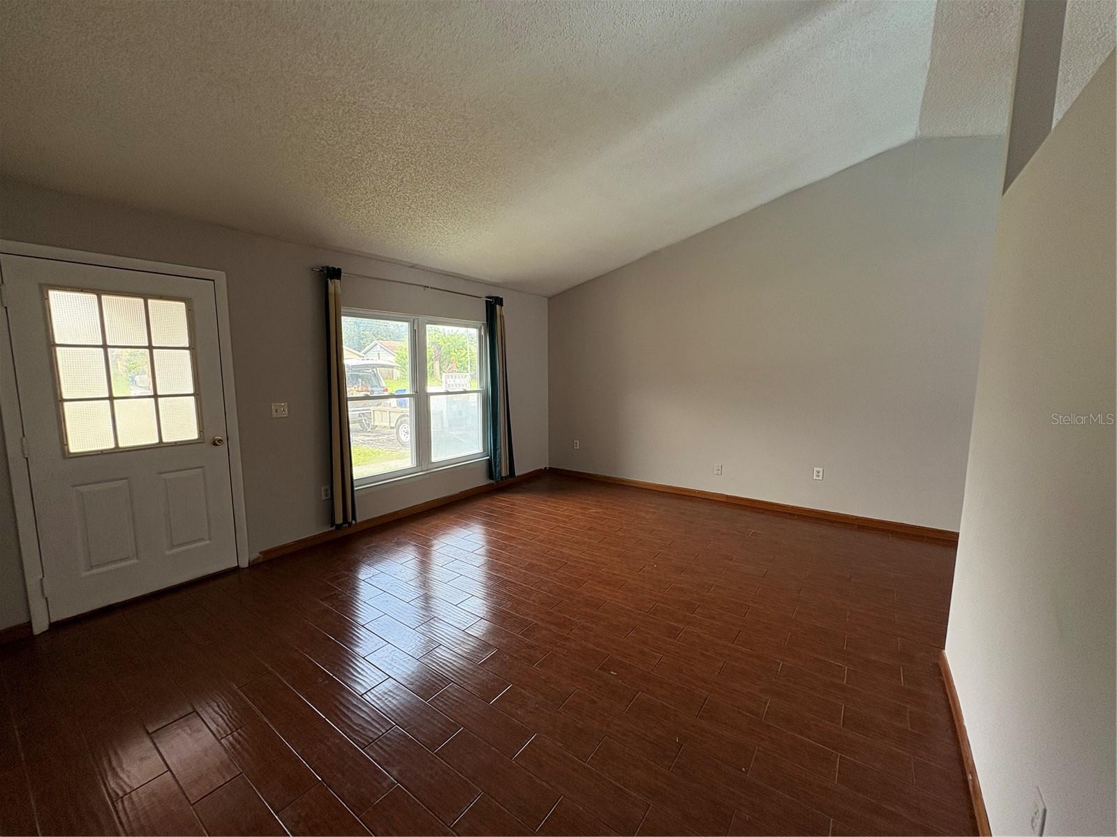 Image 5 of 31 For 7313 Daggett Terrace