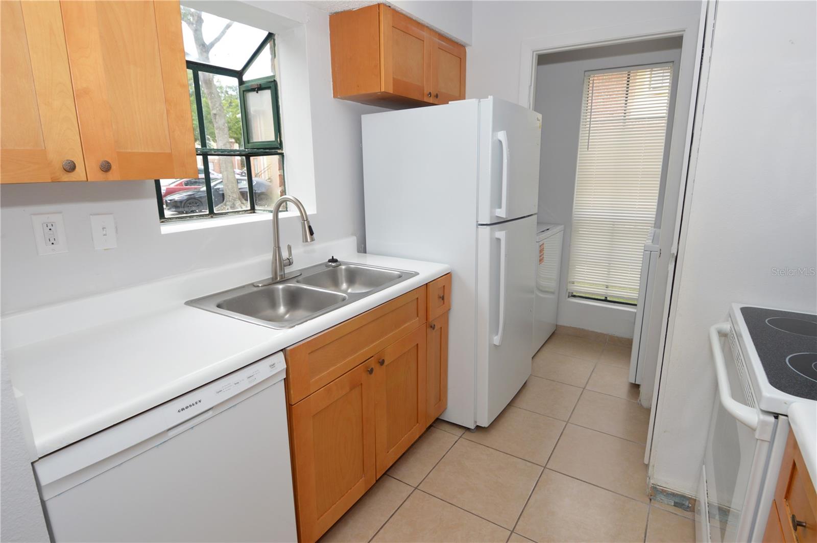 Image 6 of 95 For 8629 Fancy Finch Drive 102