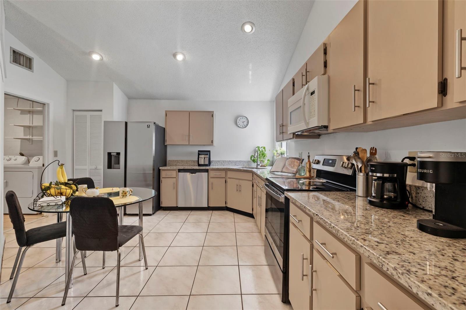 Image 16 of 44 For 11815 Hickorynut Drive