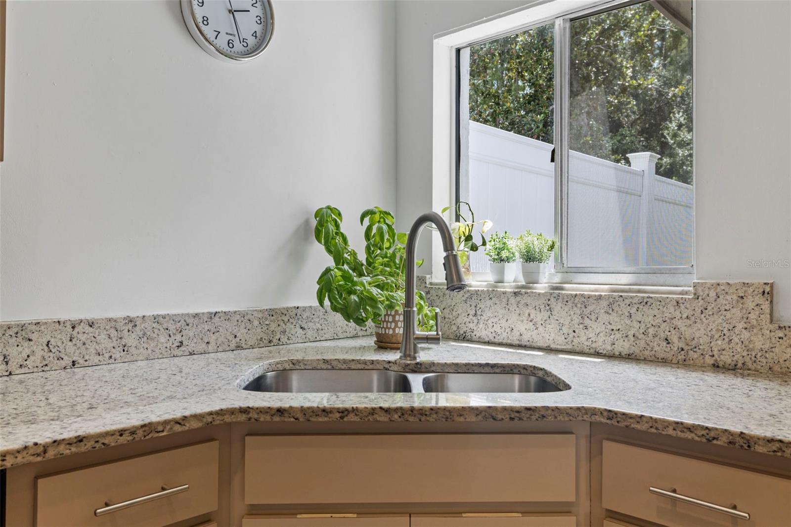 Image 18 of 44 For 11815 Hickorynut Drive