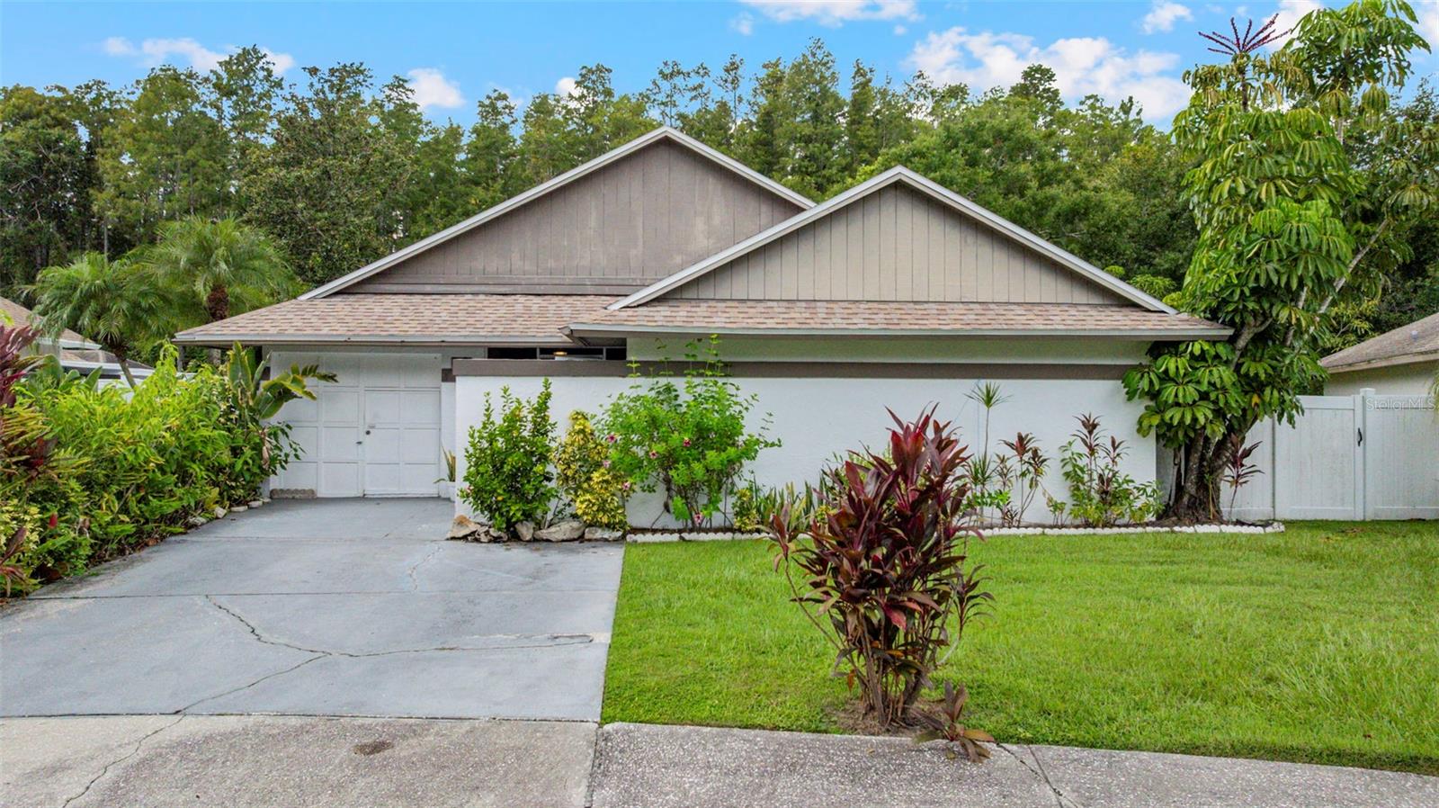 Image 2 of 44 For 11815 Hickorynut Drive