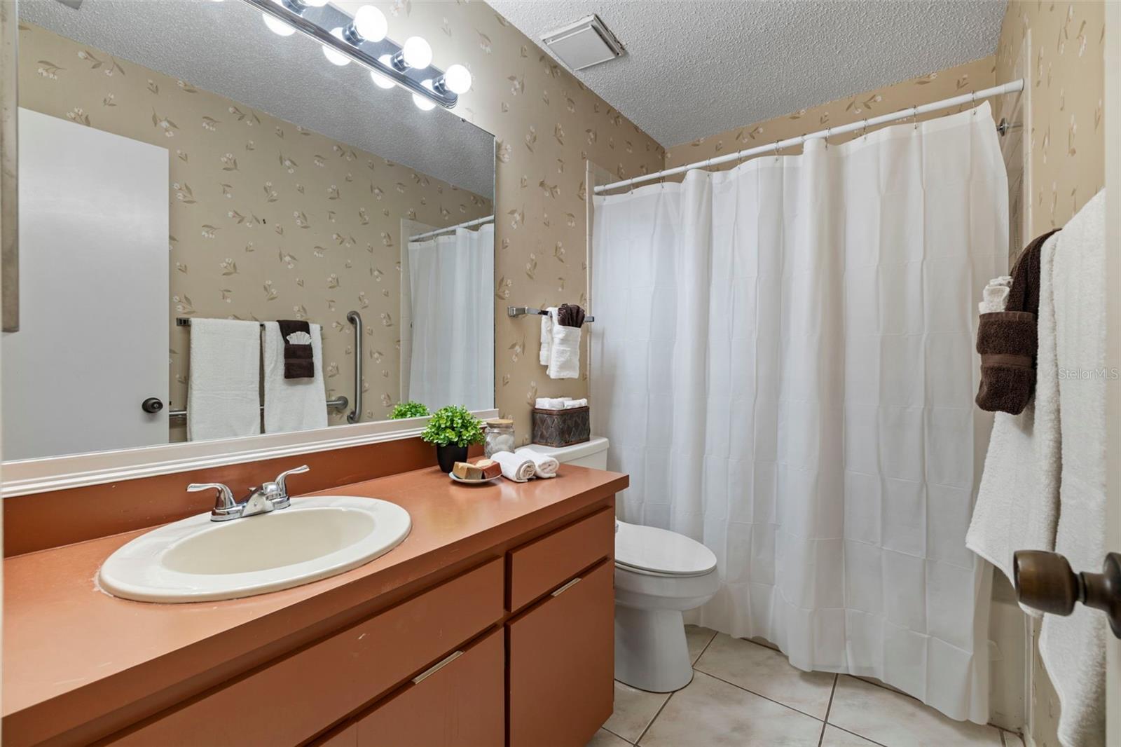 Image 25 of 44 For 11815 Hickorynut Drive