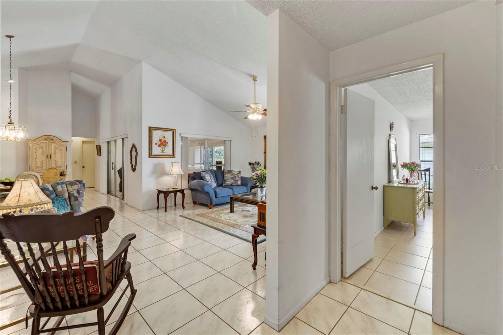 Image 5 of 44 For 11815 Hickorynut Drive