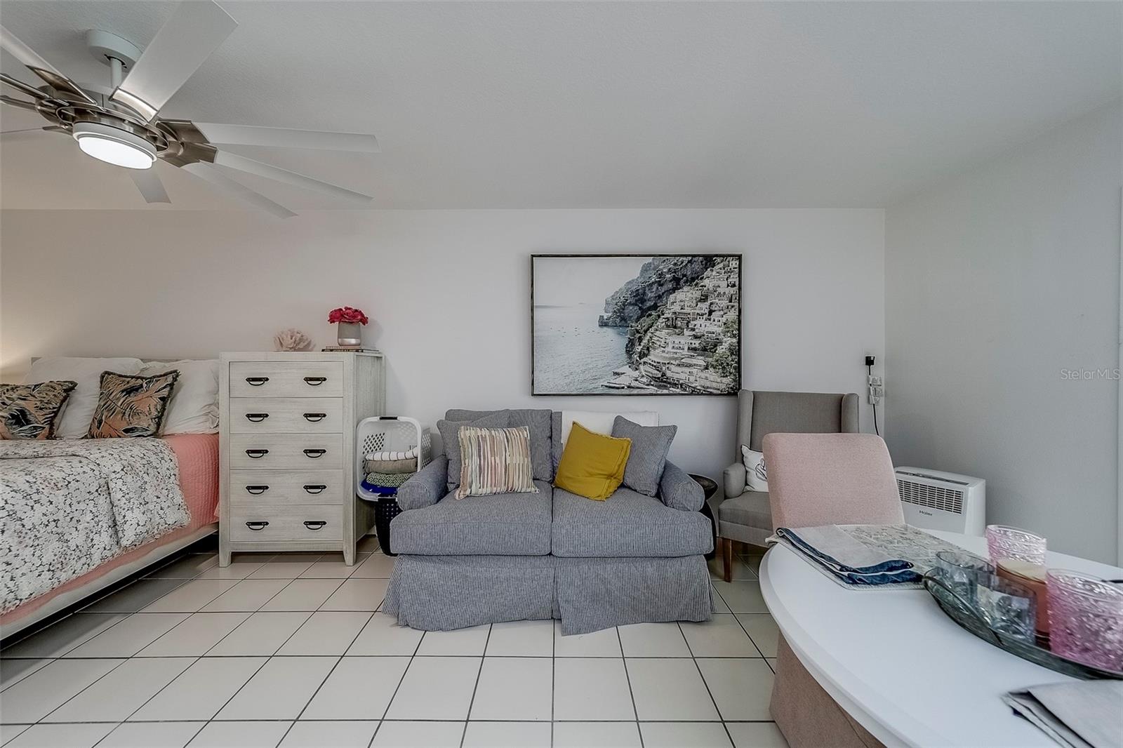 Image 14 of 94 For 320 Island Way 402