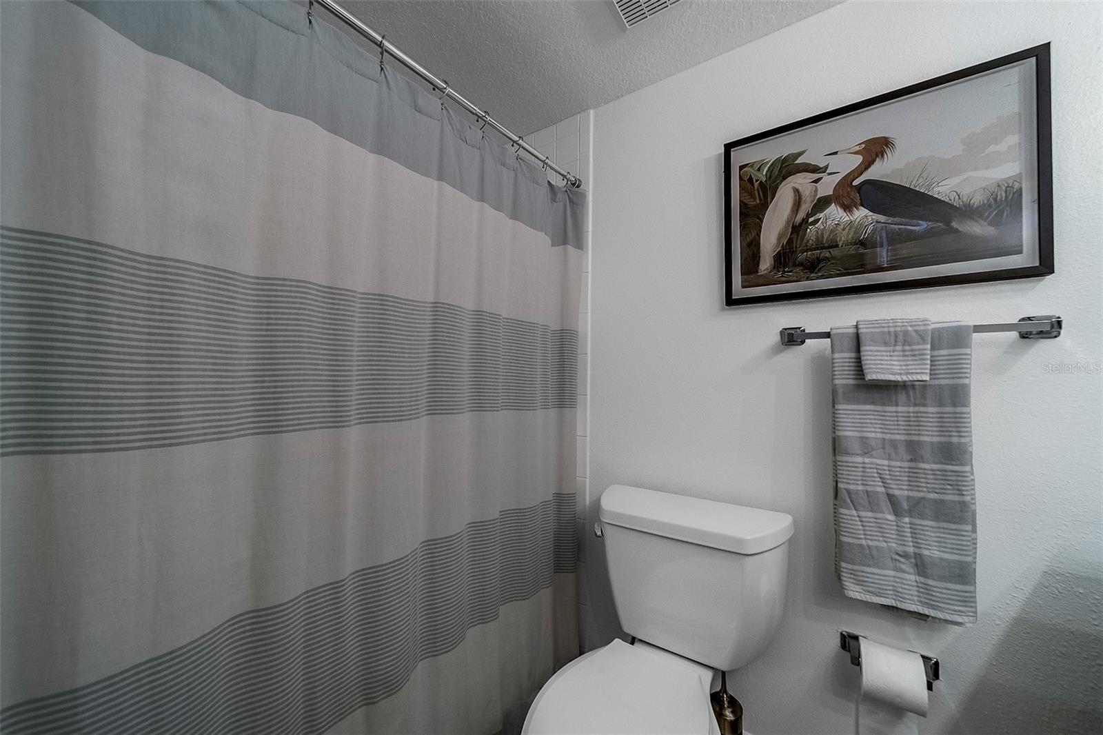 Image 34 of 94 For 320 Island Way 402