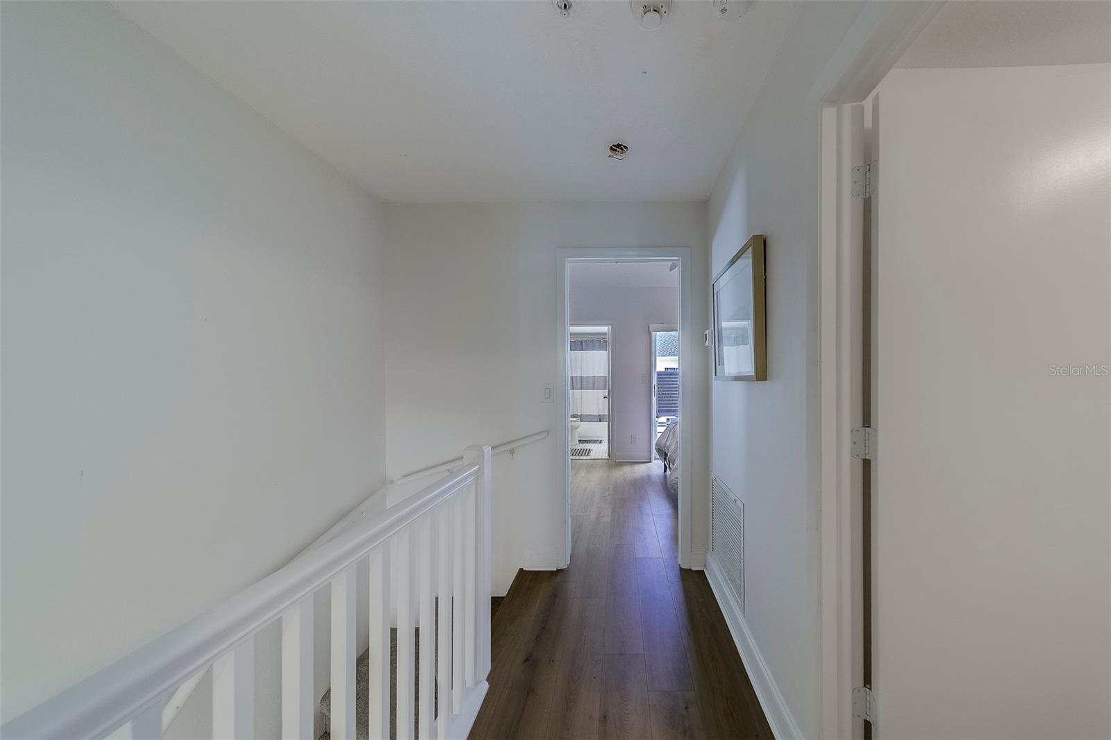 Image 36 of 94 For 320 Island Way 402