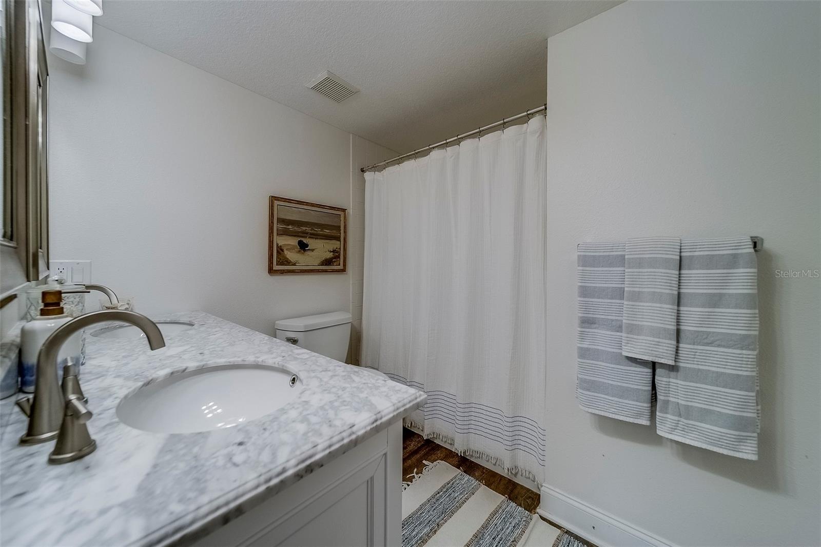 Image 60 of 94 For 320 Island Way 402