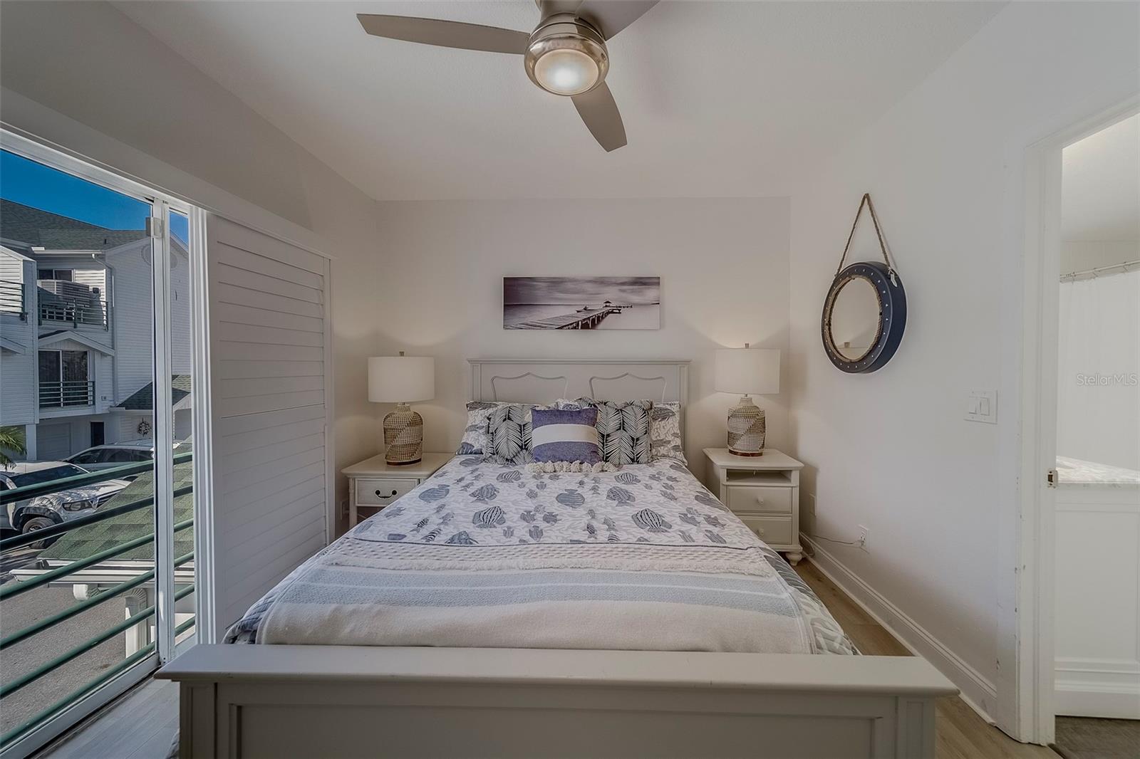 Image 63 of 94 For 320 Island Way 402