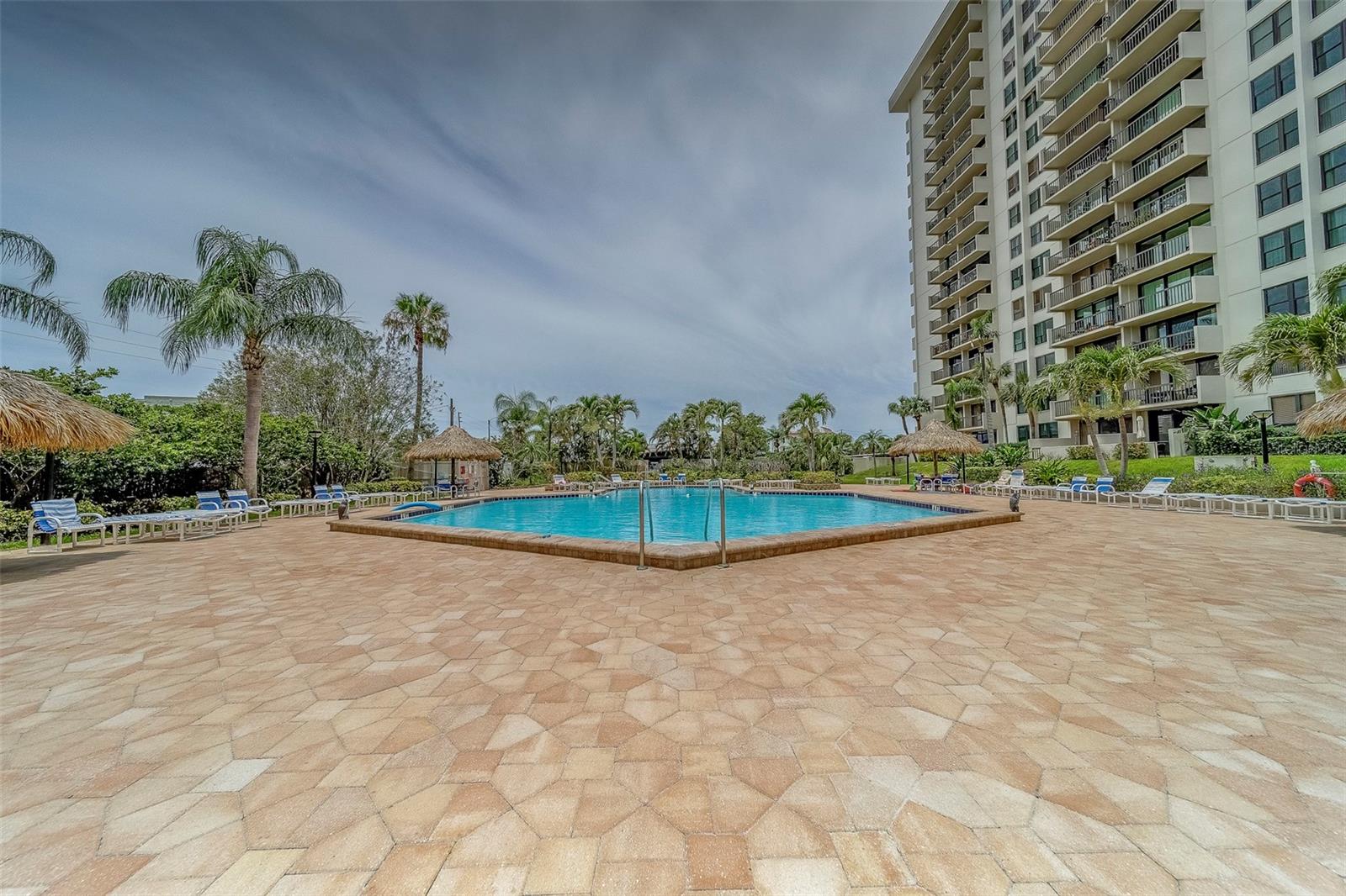 Image 69 of 94 For 320 Island Way 402