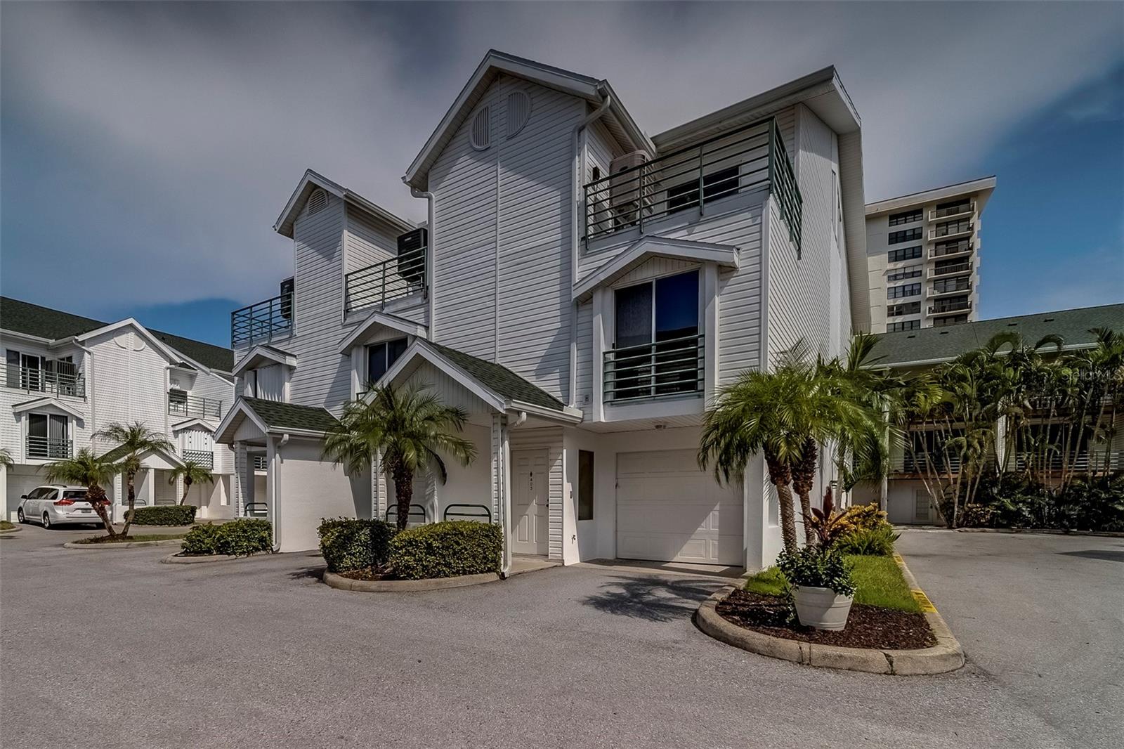 Image 74 of 94 For 320 Island Way 402