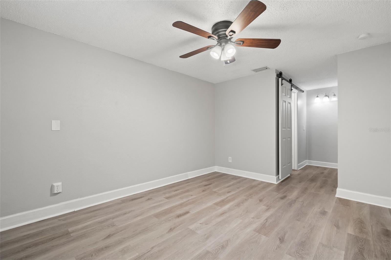 Image 12 of 25 For 11991 104th Avenue