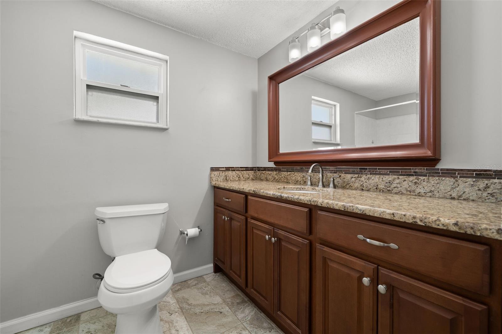 Image 17 of 25 For 11991 104th Avenue
