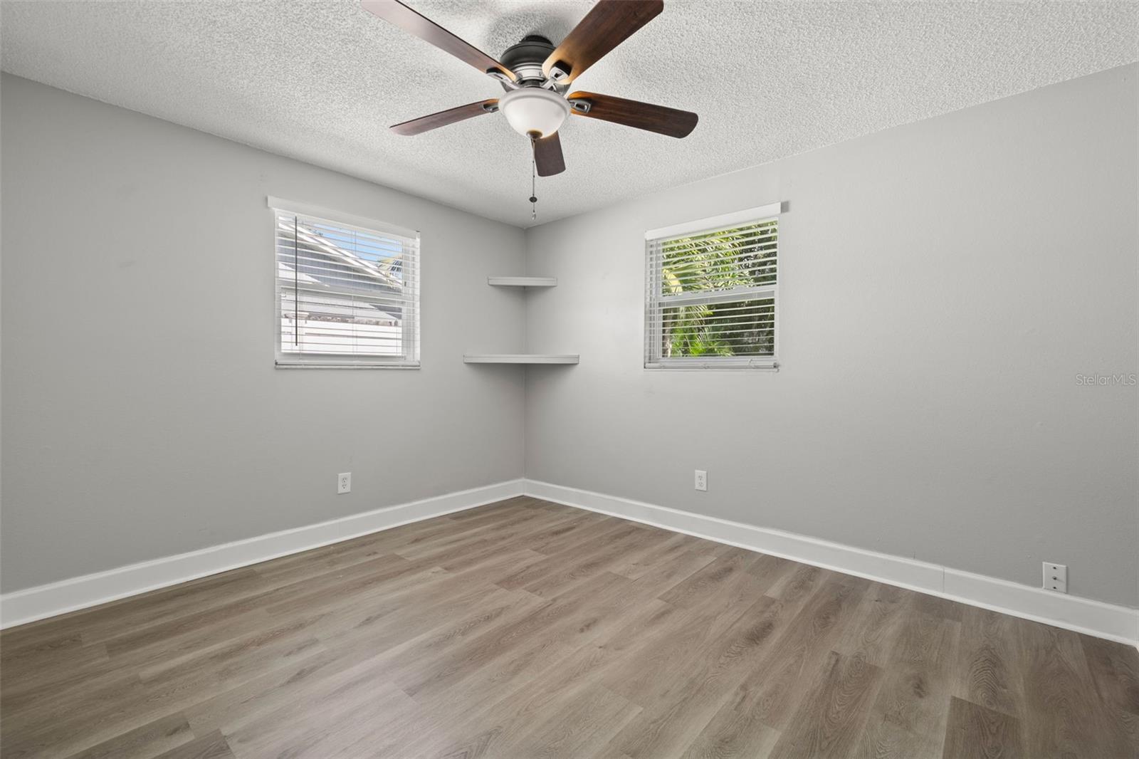 Image 19 of 25 For 11991 104th Avenue